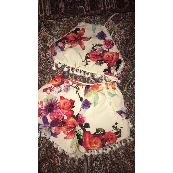 ******SOLD!!!****** Floral Two Piece Set - Picture 2 of 2
